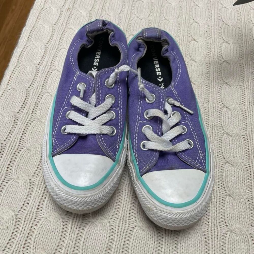 Women's Size 5.5 Light Purple Stretch Back Converse Shoes